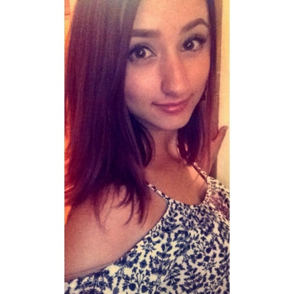 Meet your Posher, Danielle - Picture 1 of 1